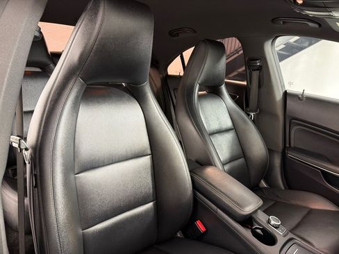 Used 2015 Mercedes-Benz CLA 250 image 22
