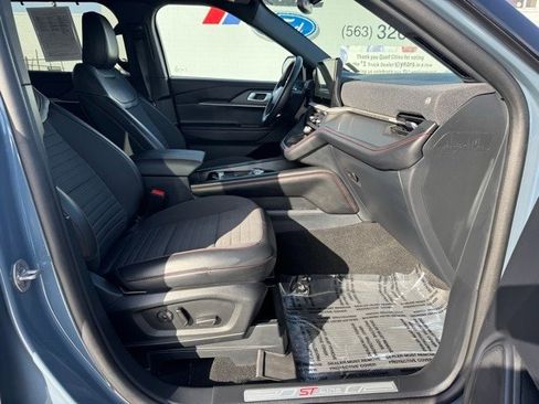 Certified 2025 Ford Explorer ST-Line w/ Premium Package image 38