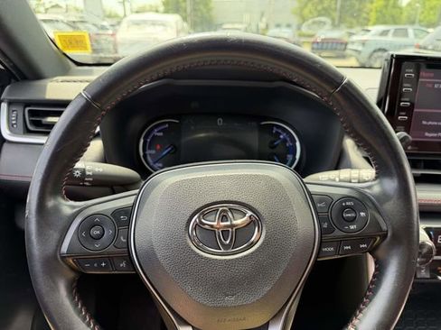 Used 2021 Toyota RAV4 SE w/ Weather & Moonroof Package AWD/4WD image 31