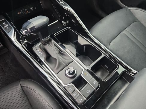 Certified 2024 Kia Sorento SX image 32