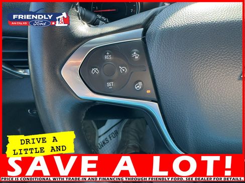 Used 2022 Chevrolet Traverse LT image 29