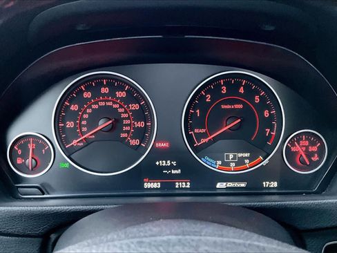 Used 2018 BMW 330e image 25