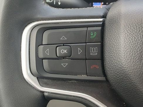 Used 2024 Jeep Wagoneer L Base image 33