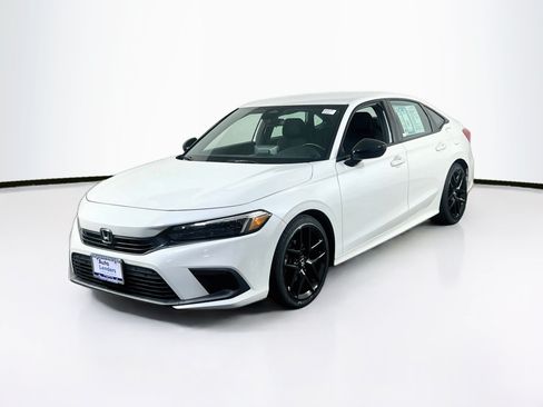 Used 2023 Honda Civic Sport image 1