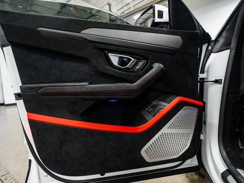 Used 2024 Lamborghini Urus Performante image 36