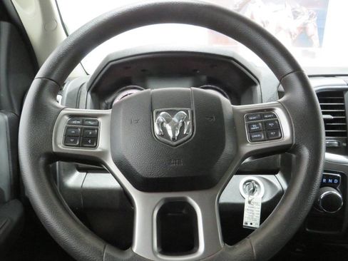 Used 2021 RAM 1500 Classic SLT RWD image 15