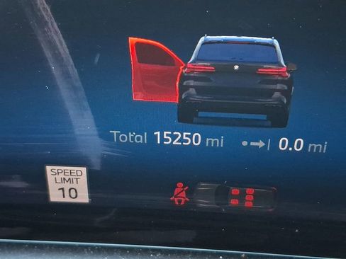 Used 2025 BMW X5 M60i w/ Climate Comfort Package image 15