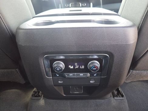Used 2023 Chevrolet Suburban Z71 w/ Luxury Package AWD/4WD image 36