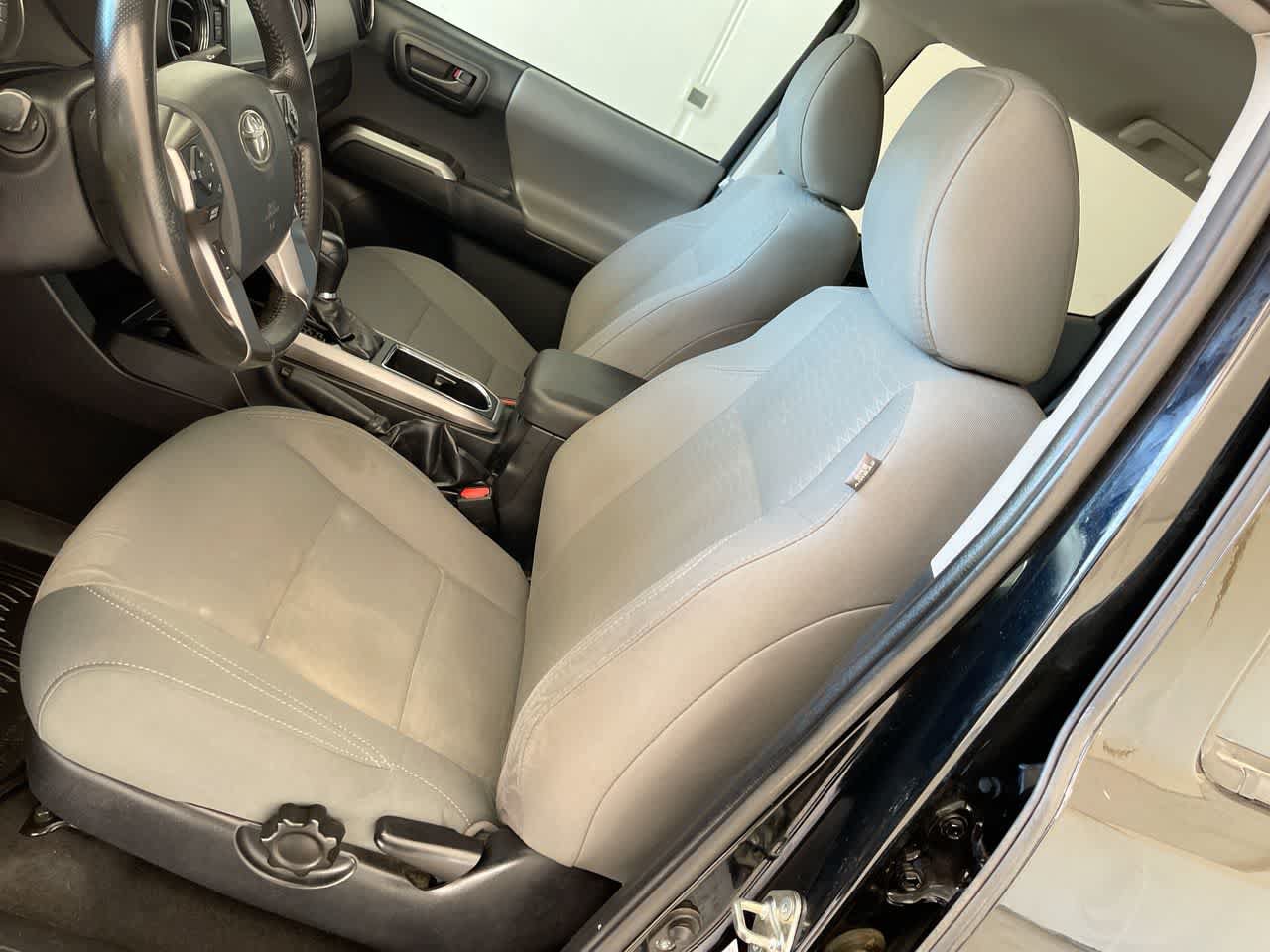 Used 2018 Toyota Tacoma SR5 AWD/4WD image 11