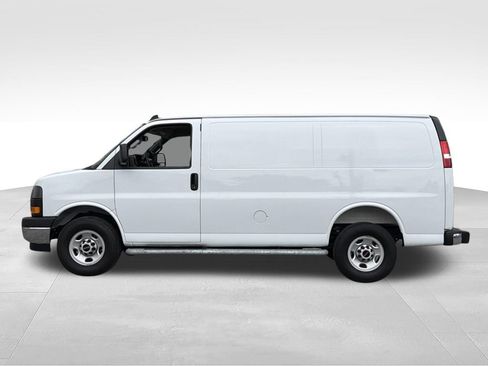 Used 2025 GMC Savana 2500 w/ Driver Convenience Package RWD image 5