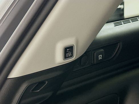 Used 2023 Jeep Grand Cherokee 4WD 4xe w/ Luxury Tech Group II image 30