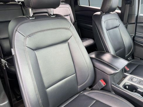 Used 2020 Ford Explorer XLT w/ Equipment Group 202A image 24