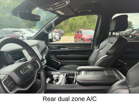 Used 2022 Jeep Wagoneer Series II AWD/4WD image 17