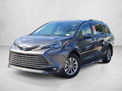 New 2025 Toyota Sienna XLE