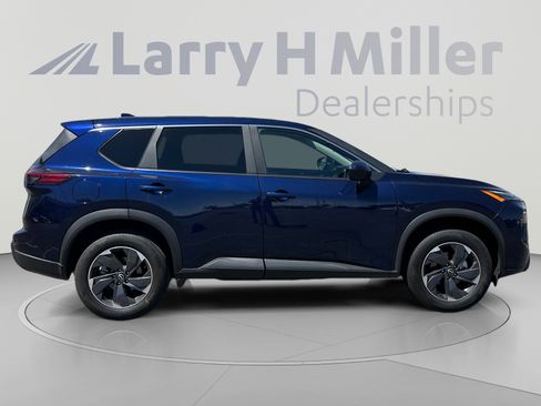Used 2025 Nissan Rogue SV FWD image 6
