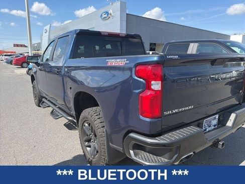 Used 2021 Chevrolet Silverado 1500 LT Trail Boss w/ Convenience Package II image 4