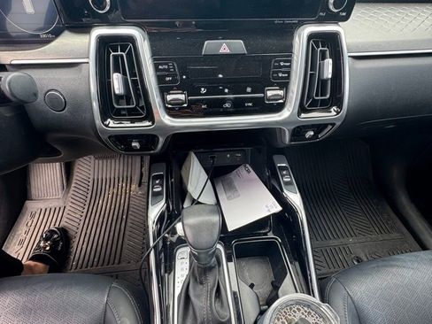 Used 2023 Kia Sorento SX image 6