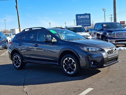 Used 2023 Subaru Crosstrek 2.0i Premium w/ Popular Package #3 image 3