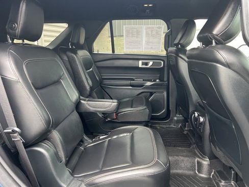 Used 2020 Ford Explorer XLT w/ Equipment Group 202A image 13