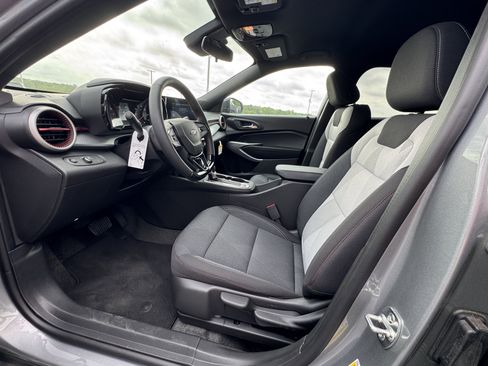 New 2026 Chevrolet Trax RS w/ Driver Confidence Package FWD image 10