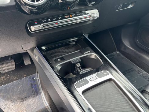 Used 2025 Mercedes-Benz GLB 250 4MATIC image 46