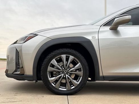 Used 2019 Lexus UX 200 F Sport w/ F Sport Premium Package FWD image 5