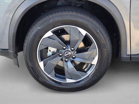 Used 2024 Nissan Rogue SV AWD/4WD image 22