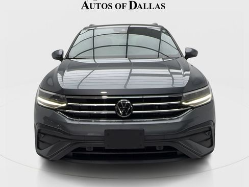 Used 2022 Volkswagen Tiguan SE w/ Panoramic Sunroof Package AWD/4WD image 3