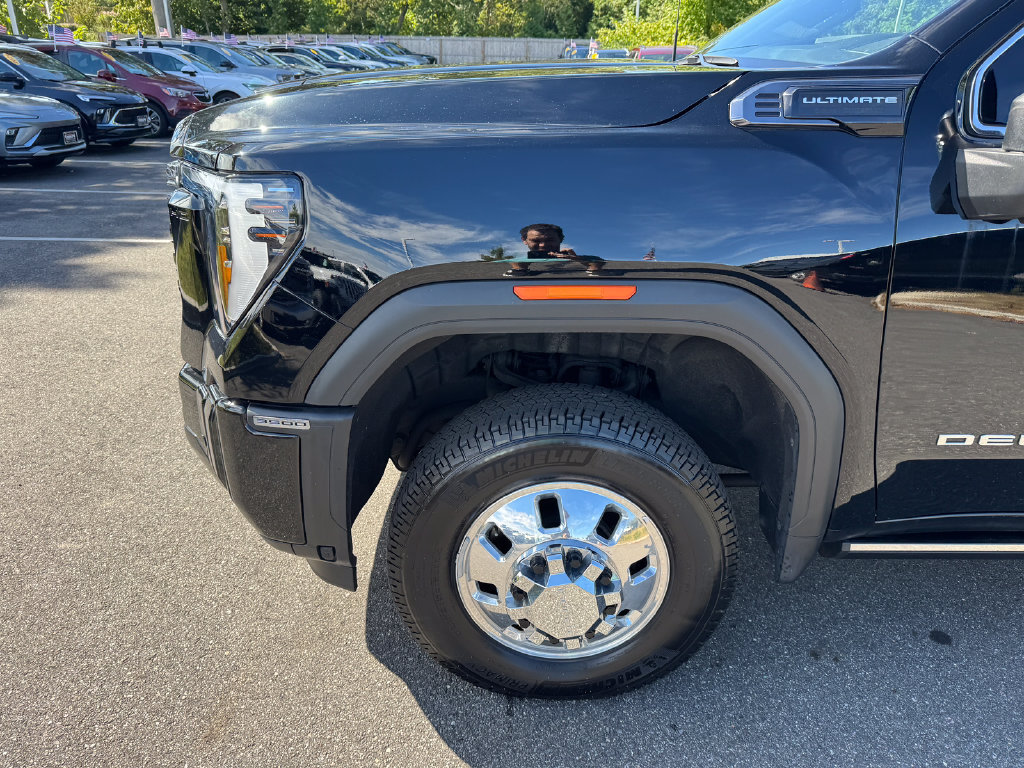 Used 2025 GMC Sierra 3500 Denali Ultimate AWD/4WD image 9