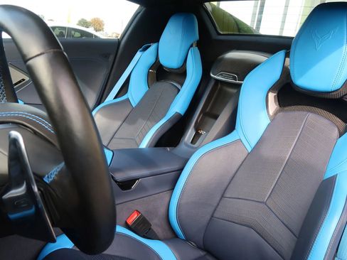 Used 2021 Chevrolet Corvette Stingray Premium Conv w/ Z51 Performance Package image 17