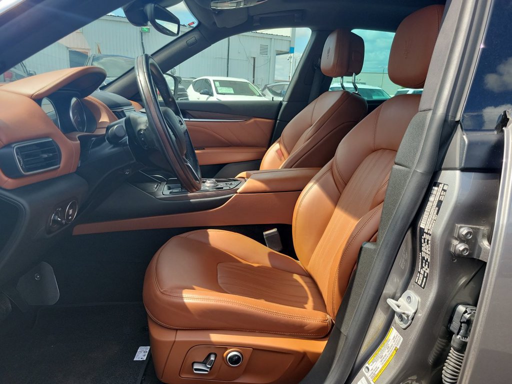 Used 2021 Maserati Levante GranLusso AWD/4WD image 20