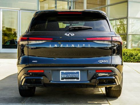 Certified 2023 INFINITI QX60 Pure AWD/4WD image 11