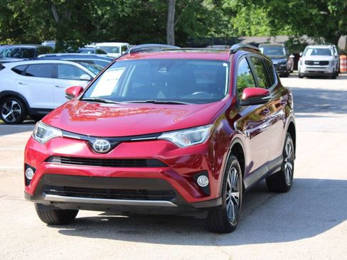 Used 2018 Toyota RAV4 XLE FWD image 3