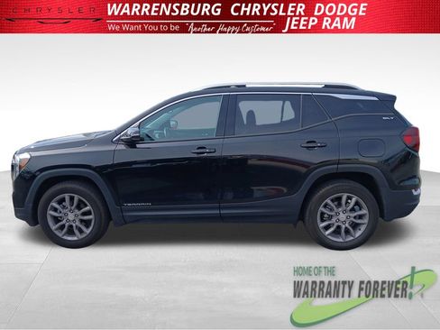 Used 2024 GMC Terrain SLT AWD/4WD image 7