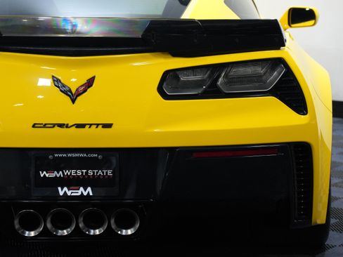 Used 2017 Chevrolet Corvette Z06 w/ Z07 Performance Package RWD image 17