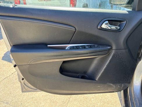 Used 2015 Dodge Journey Crossroad w/ Flexible Seating Group image 9