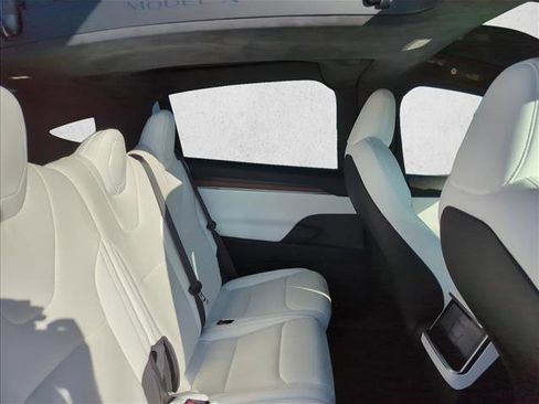 Used 2022 Tesla Model X image 23