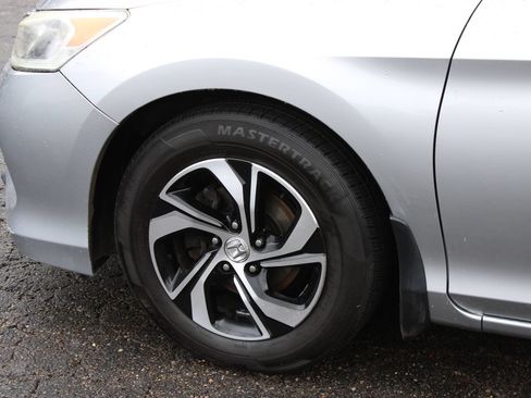 Used 2017 Honda Accord LX image 11