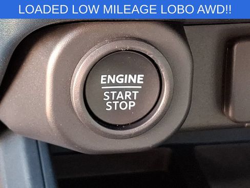 Used 2025 Ford Maverick Lobo AWD/4WD image 23