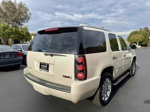 Used 2014 GMC Yukon Denali image 6