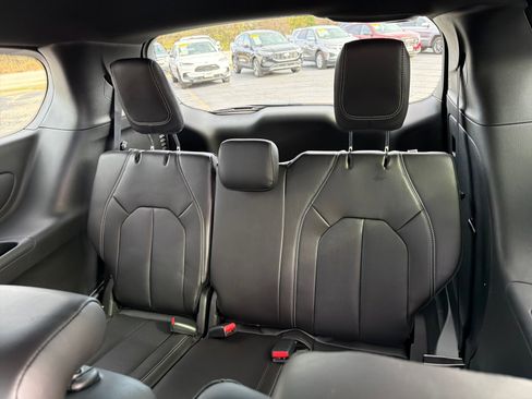 New 2026 Chrysler Pacifica Select image 14