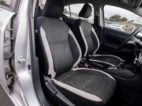 Used 2021 Nissan Versa SV image 19