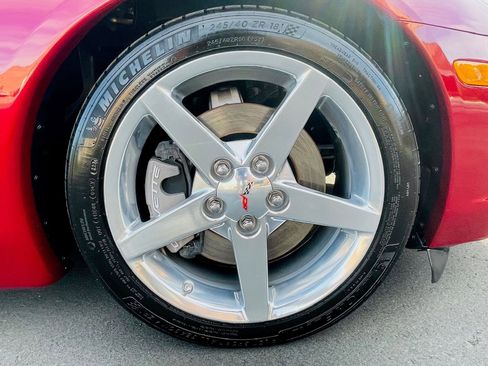 Used 2006 Chevrolet Corvette Convertible w/ Preferred Equipment Group RWD image 24