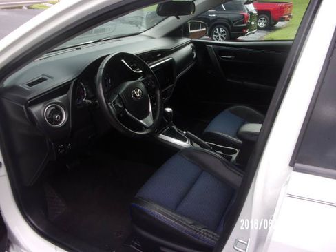 Used 2018 Toyota Corolla SE FWD image 7