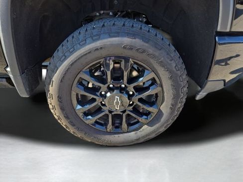 Used 2025 Chevrolet Silverado 2500 LTZ w/ LTZ Plus Package AWD/4WD image 35