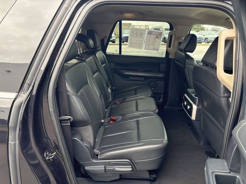 Used 2024 Ford Expedition Max XLT image 11