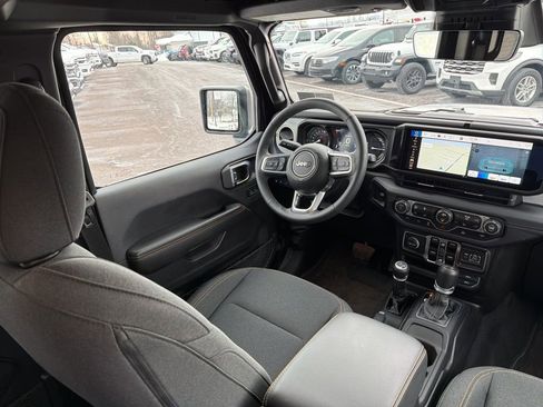 Certified 2025 Jeep Wrangler Unlimited Sahara AWD/4WD image 12