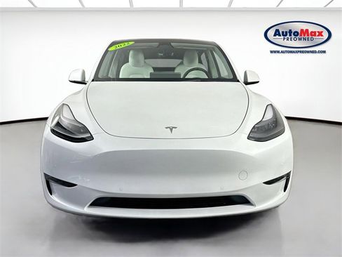 Used 2022 Tesla Model Y Long Range image 7