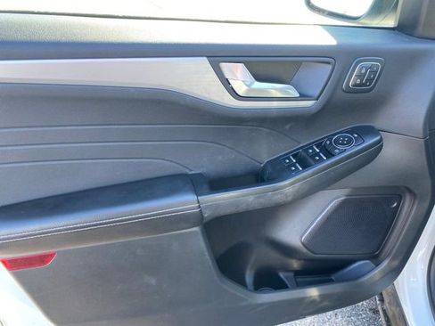 Used 2024 Ford Escape Platinum image 16