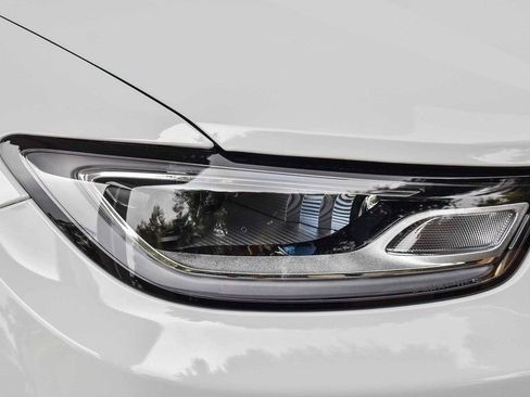 New 2026 Chrysler Pacifica Pinnacle w/ Trailer Tow Group AWD/4WD image 8